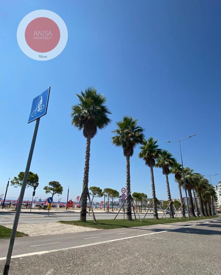 Anisa Vlorë Buitenkant foto