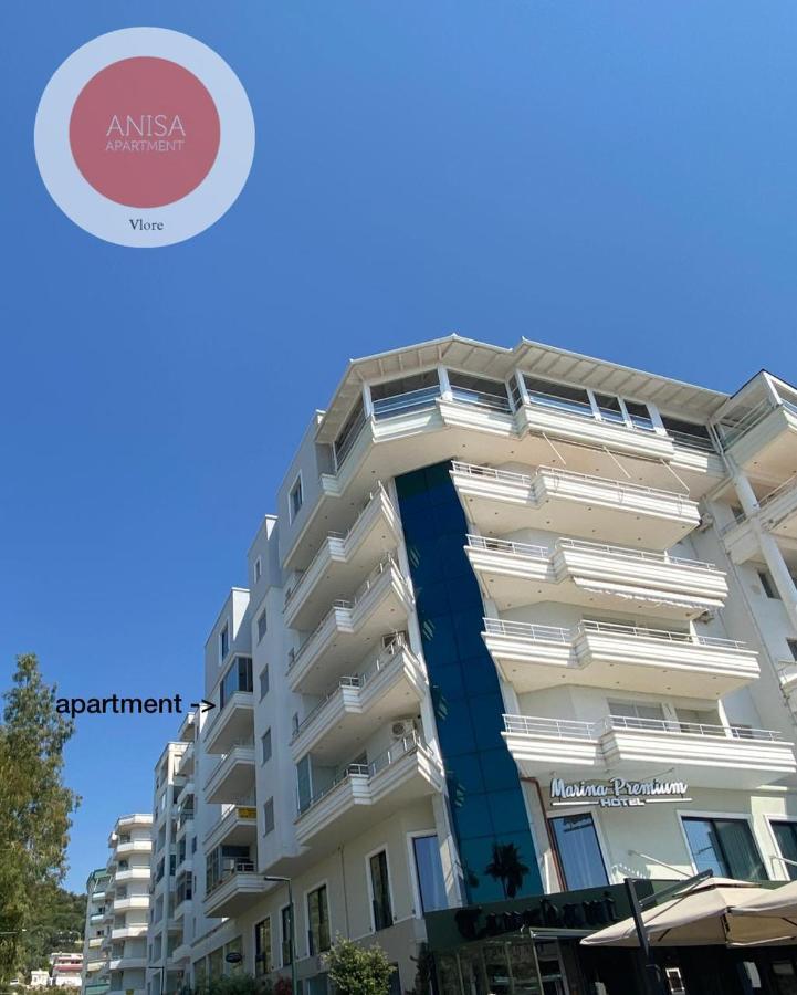 Anisa Vlorë Buitenkant foto