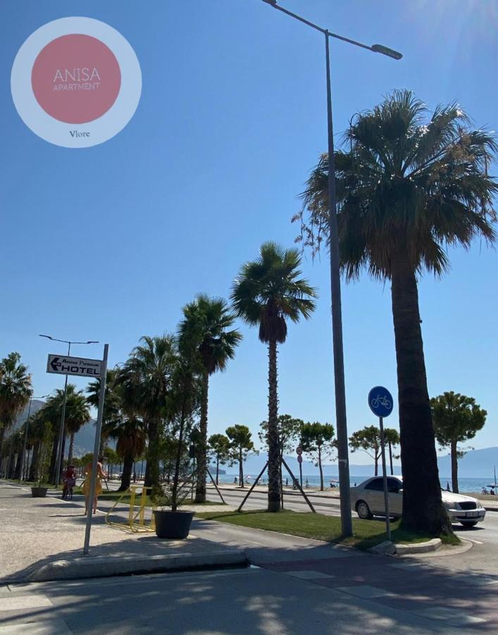 Anisa Vlorë Buitenkant foto